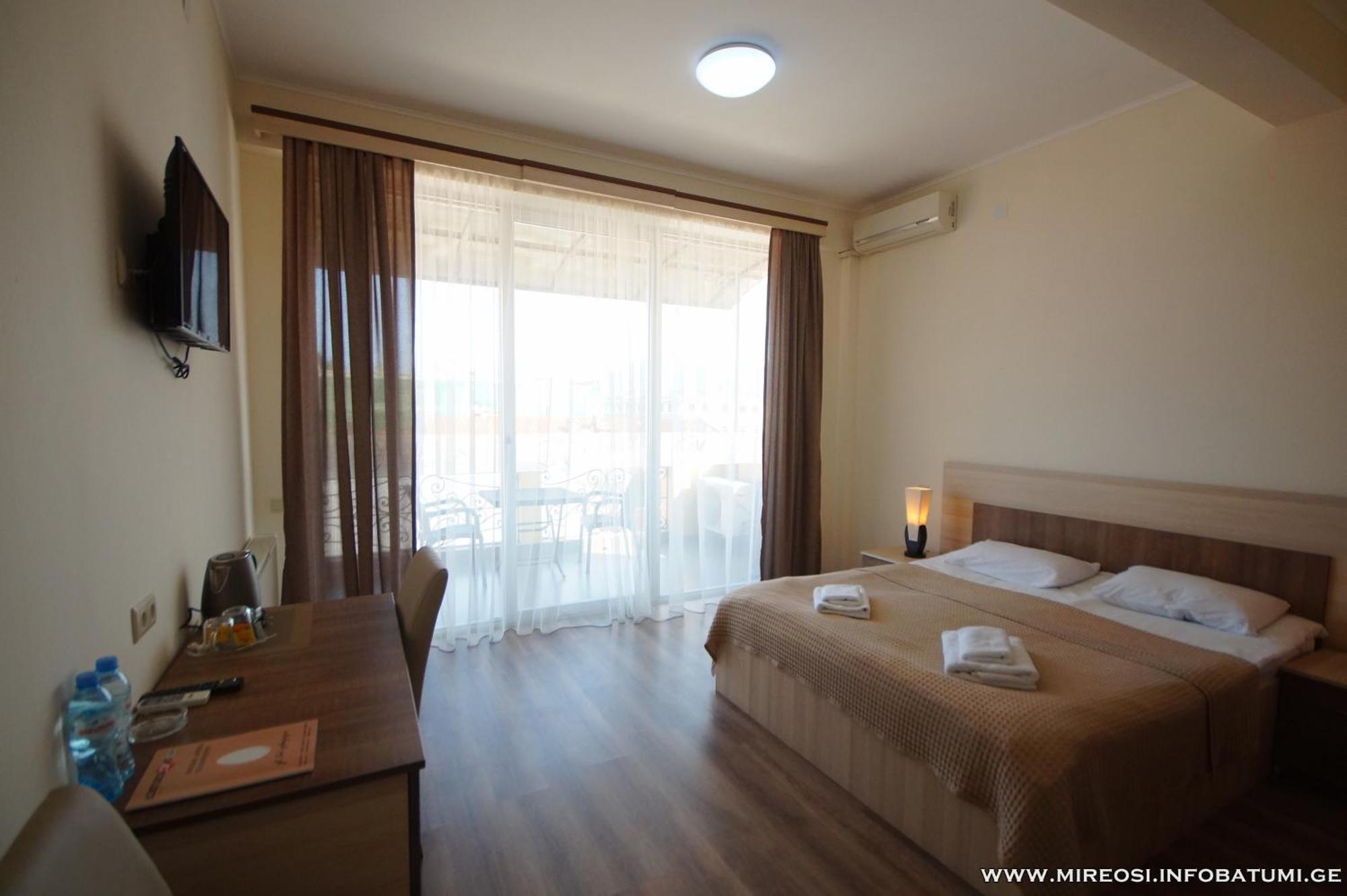 Hotel Mireosi Batumi Exterior foto
