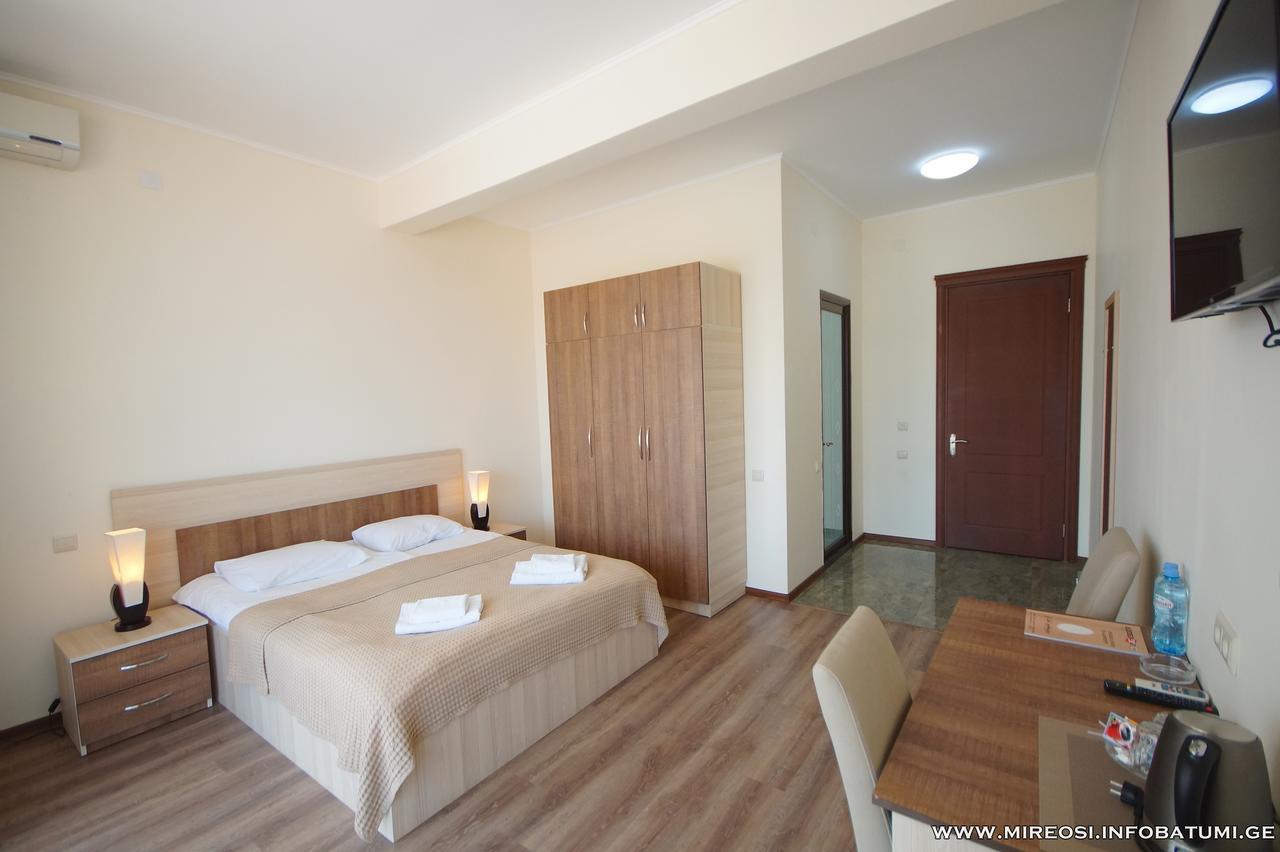 Hotel Mireosi Batumi Exterior foto